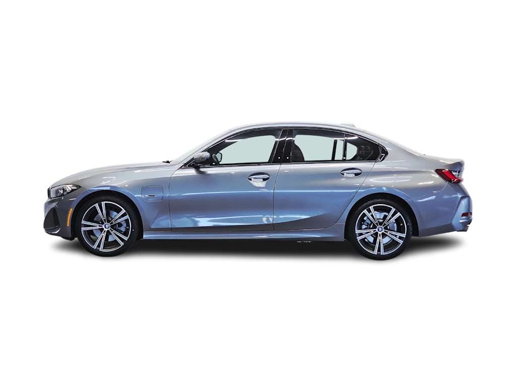 Thumbnail: 2023 BMW 3 Series - 3