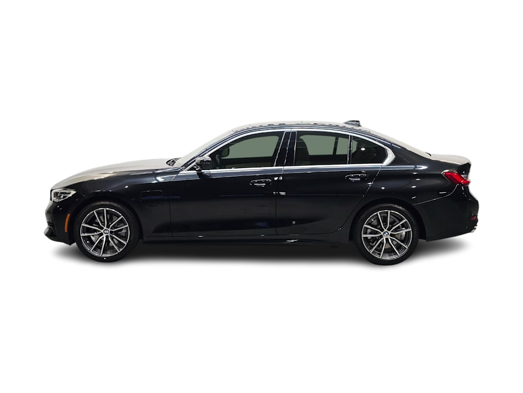 Thumbnail: 2021 BMW 3 Series - 3