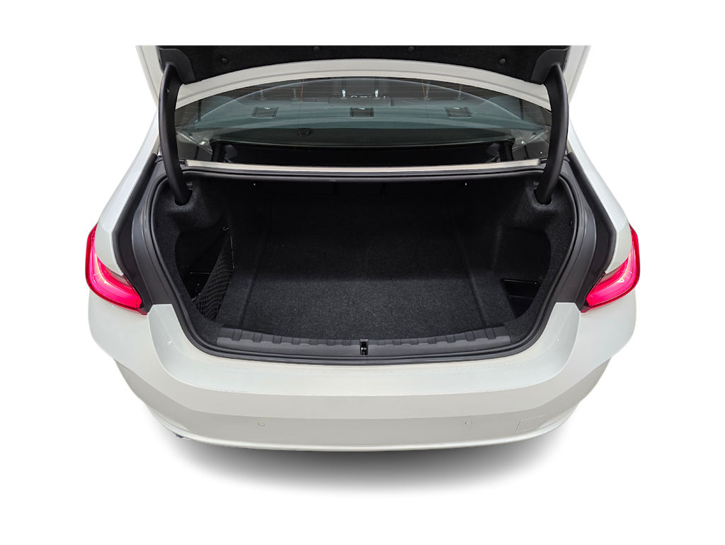 Thumbnail: 2025 BMW 3 Series - 18