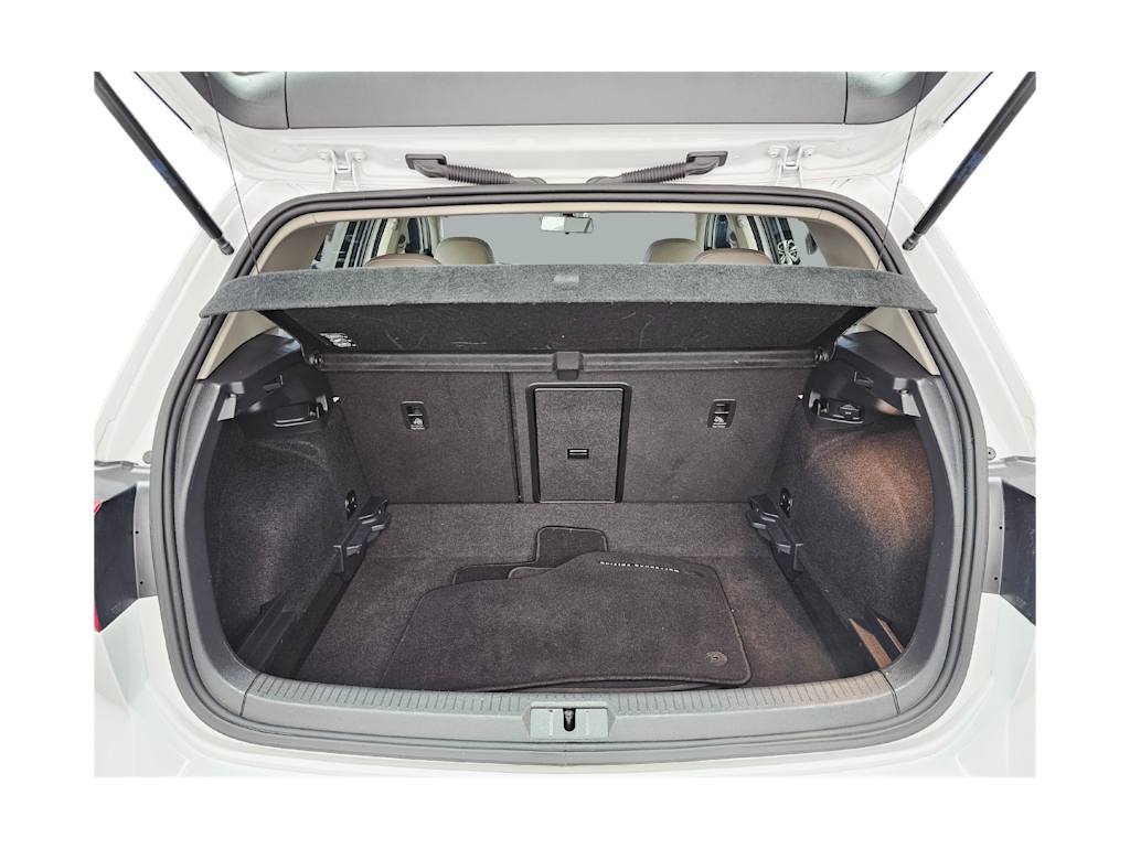 Thumbnail: 2017 Volkswagen Golf - 17