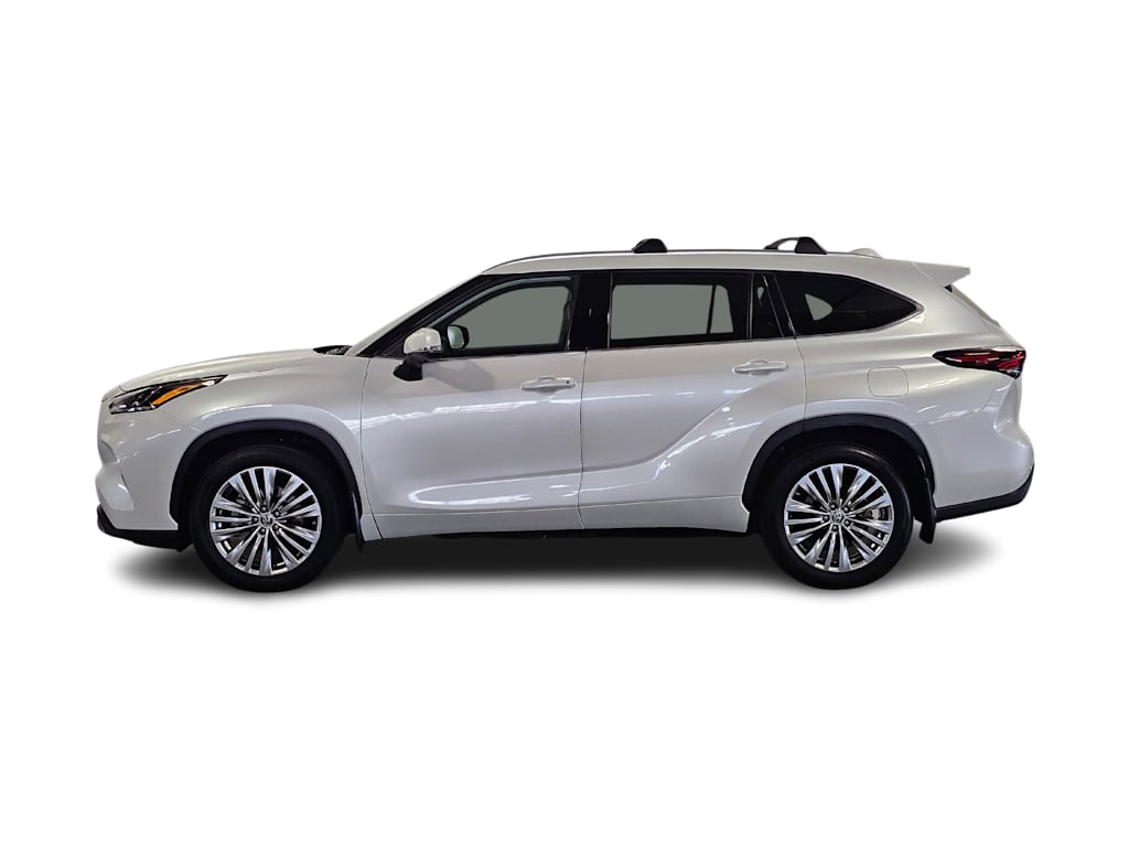 Thumbnail: 2024 Toyota Highlander - 3