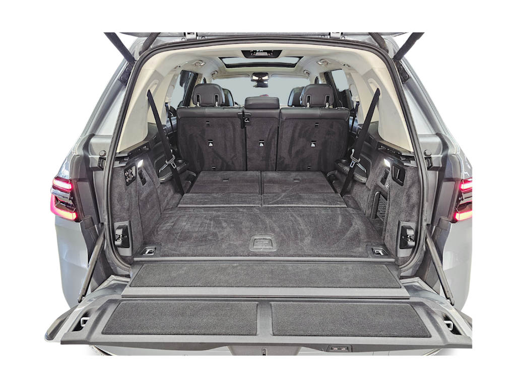 Thumbnail: 2024 BMW X7 - 18