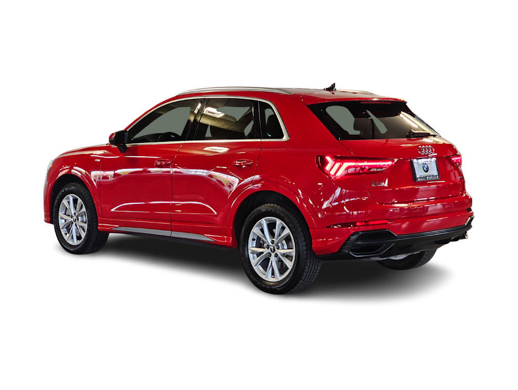 Thumbnail: 2022 Audi Q3 - 4