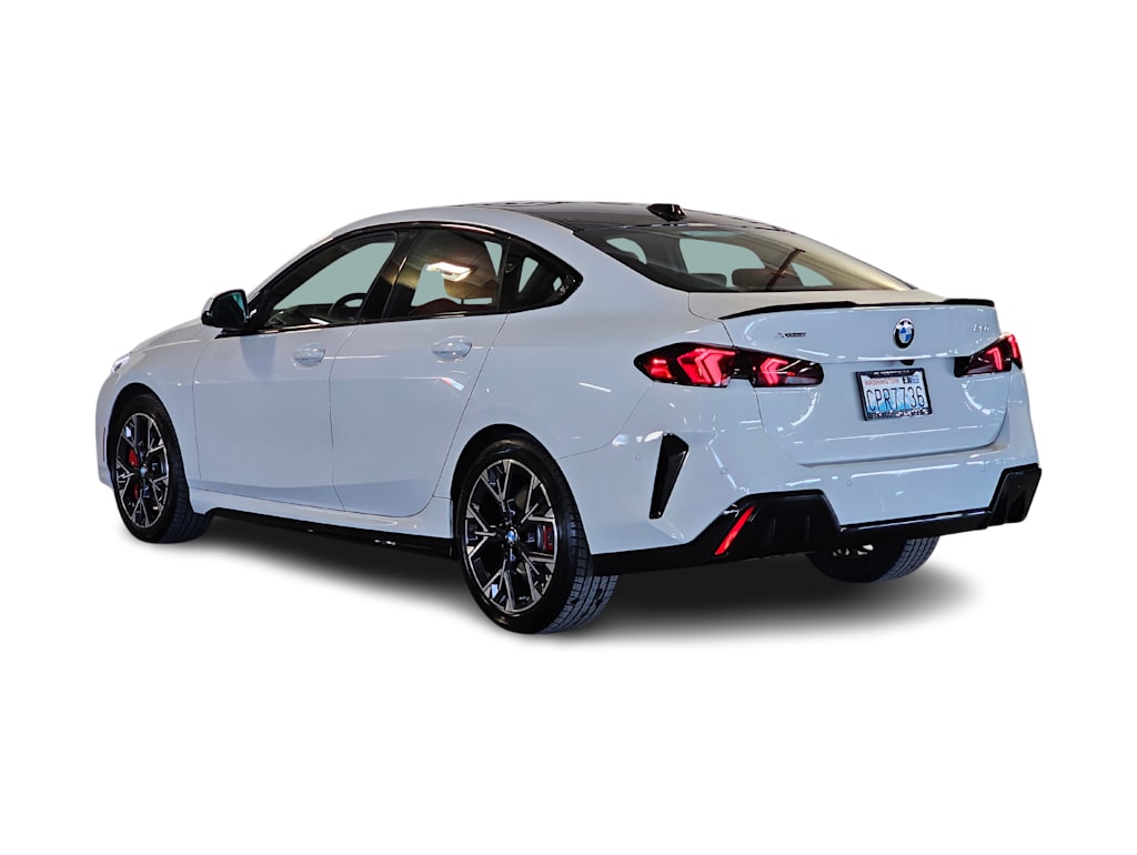 Thumbnail: 2025 BMW 2 Series - 4