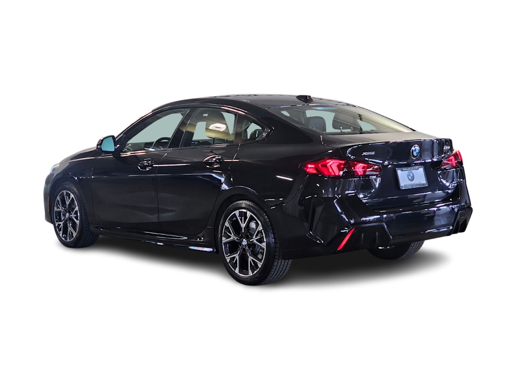 Thumbnail: 2025 BMW 2 Series - 4