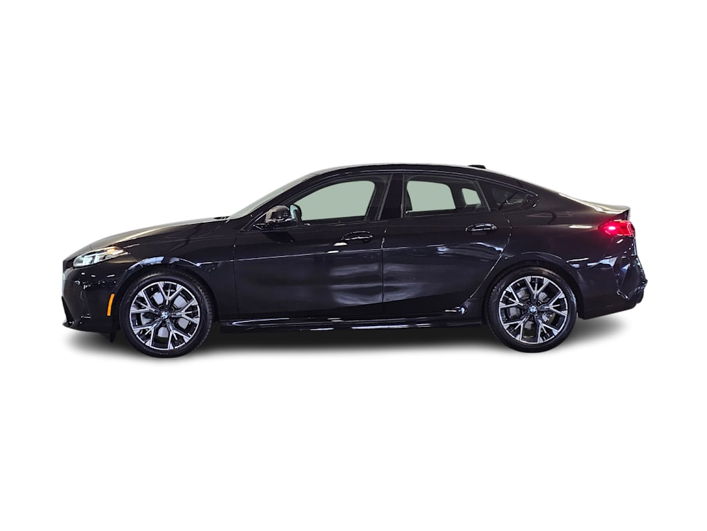 Thumbnail: 2025 BMW 2 Series - 3
