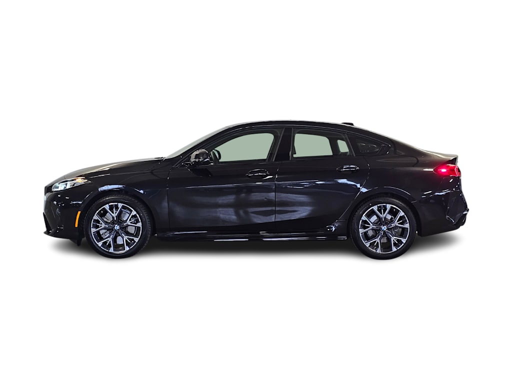 Thumbnail: 2025 BMW 2 Series - 3