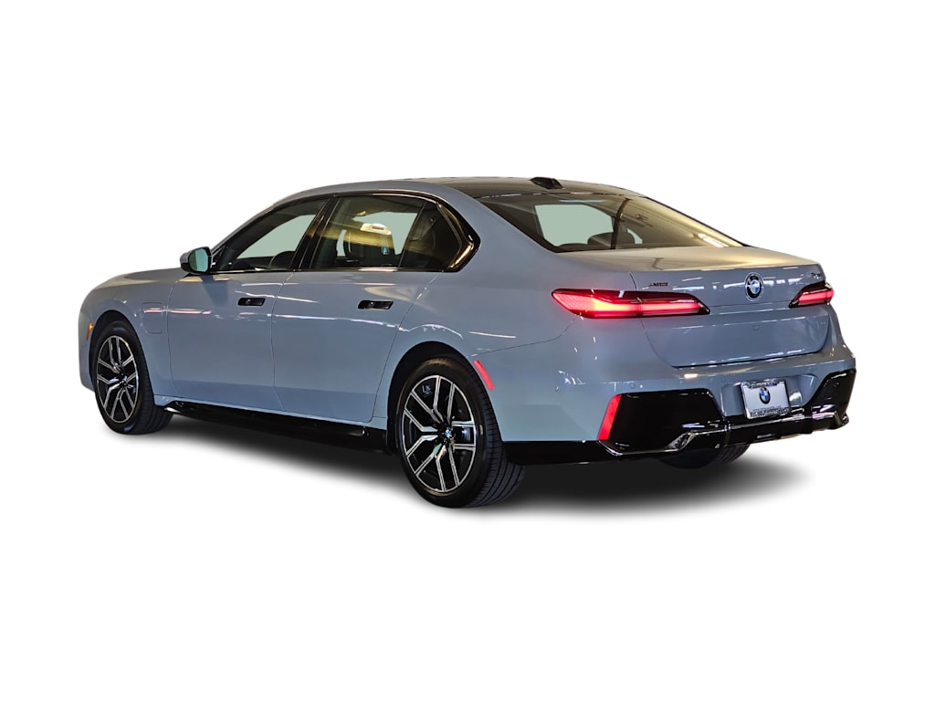 Thumbnail: 2025 BMW 7 Series - 4