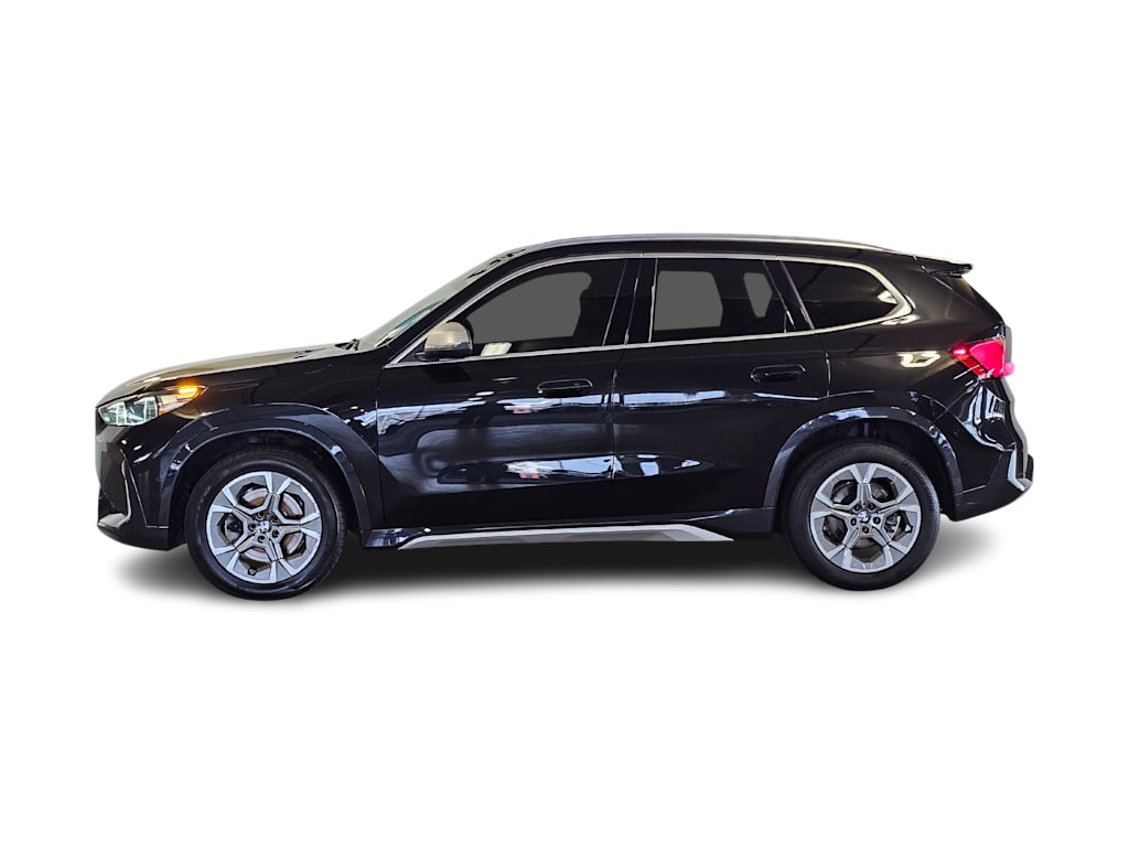 Thumbnail: 2023 BMW X1 - 3