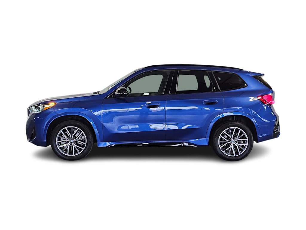 Thumbnail: 2023 BMW X1 - 3