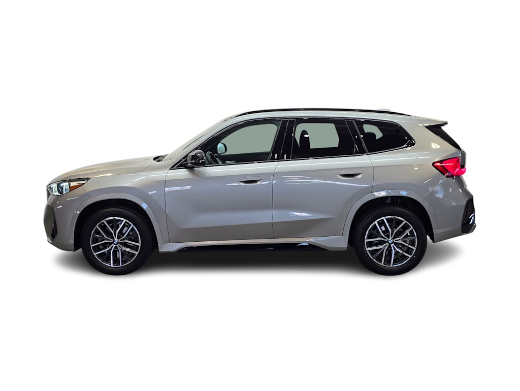 Thumbnail: 2023 BMW X1 - 3
