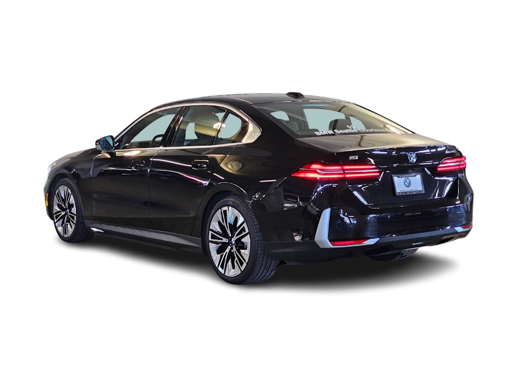 Thumbnail: 2026 BMW i5 - 4