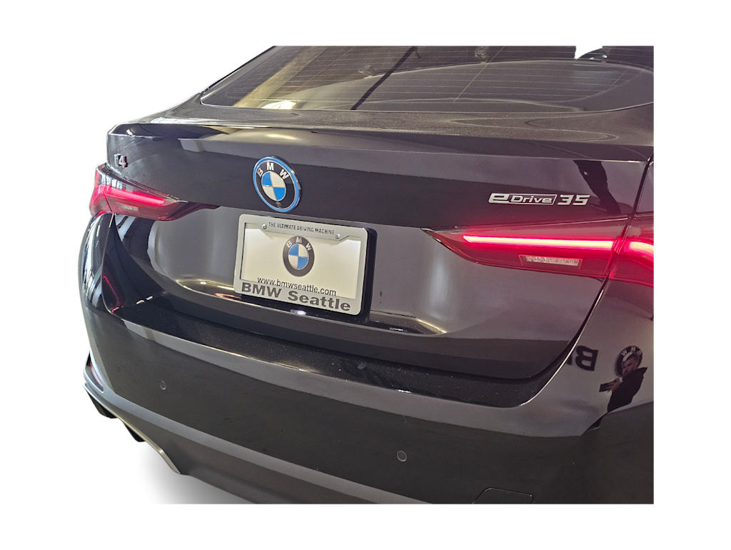 Thumbnail: 2023 BMW i4 - 21