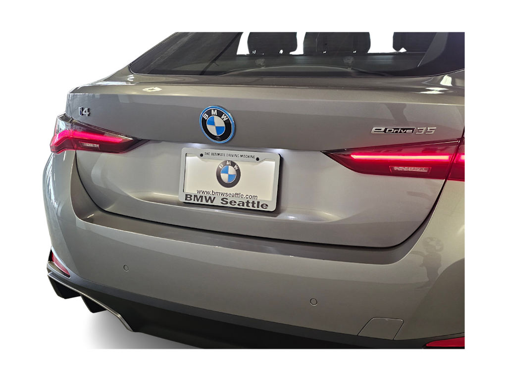 Thumbnail: 2023 BMW i4 - 20