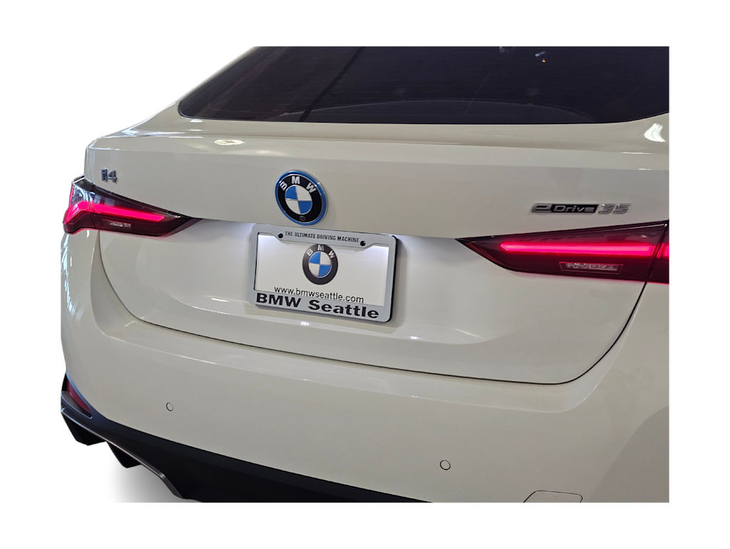 Thumbnail: 2023 BMW i4 - 21