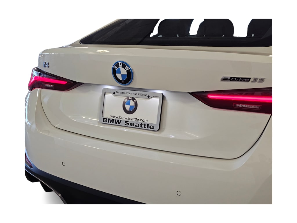 Thumbnail: 2023 BMW i4 - 20