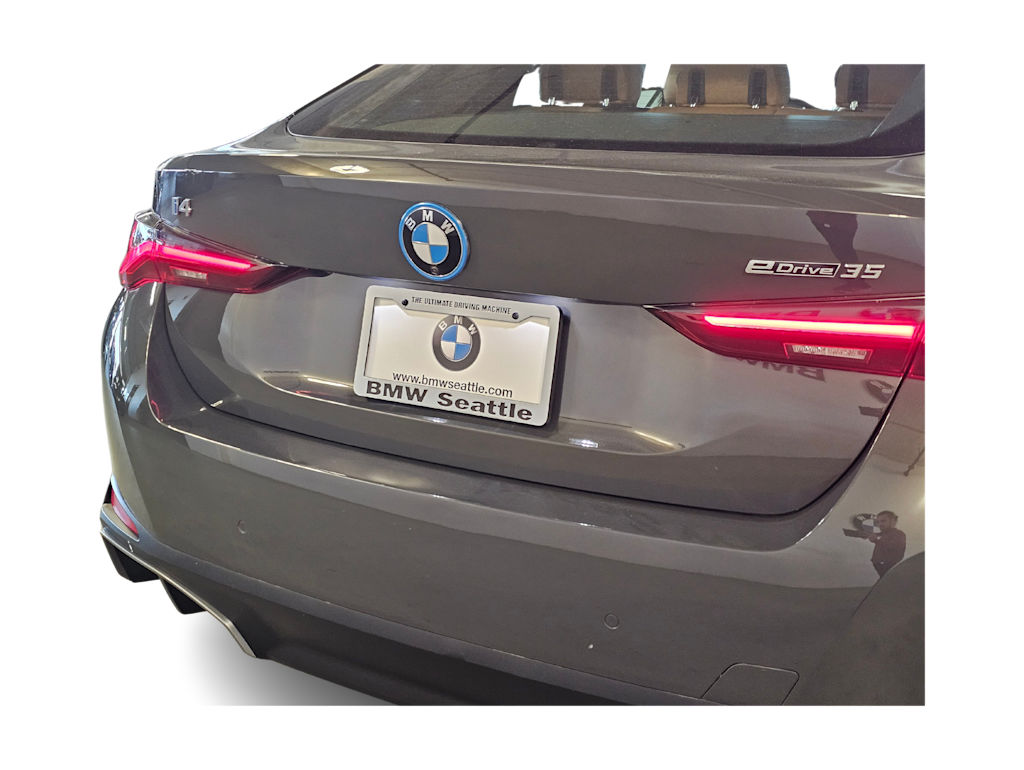 Thumbnail: 2023 BMW i4 - 21