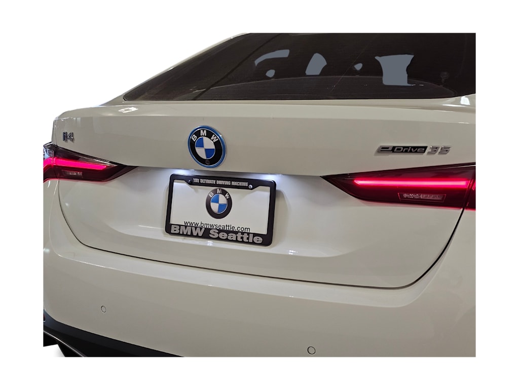 Thumbnail: 2023 BMW i4 - 19