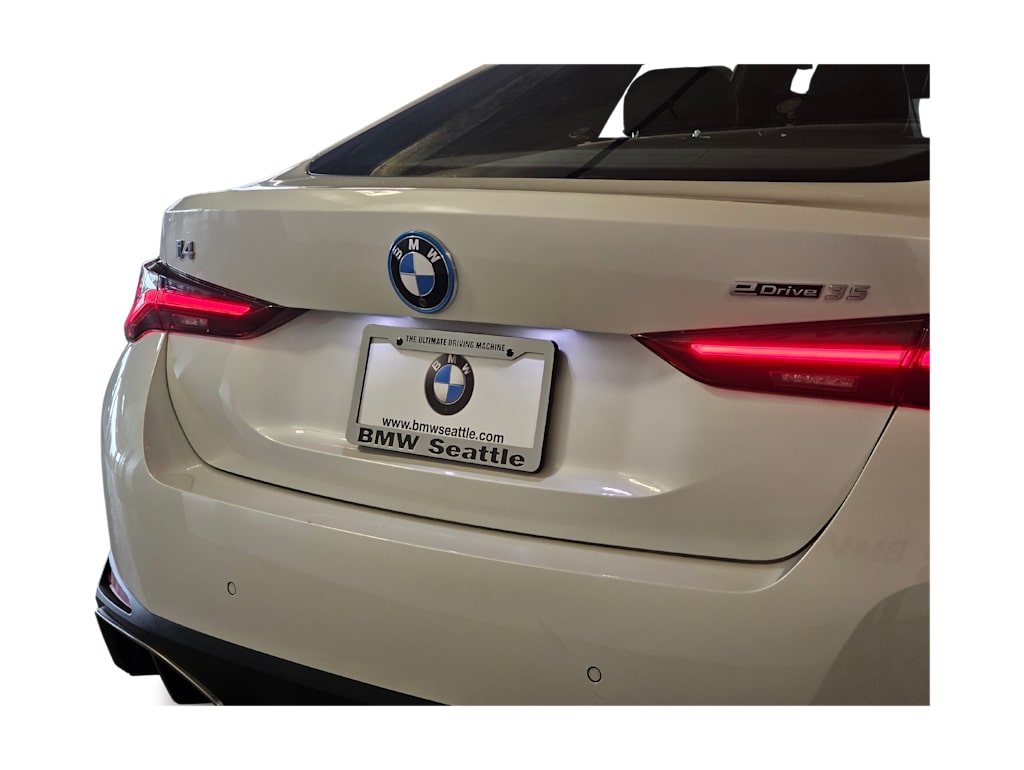 Thumbnail: 2023 BMW i4 - 20