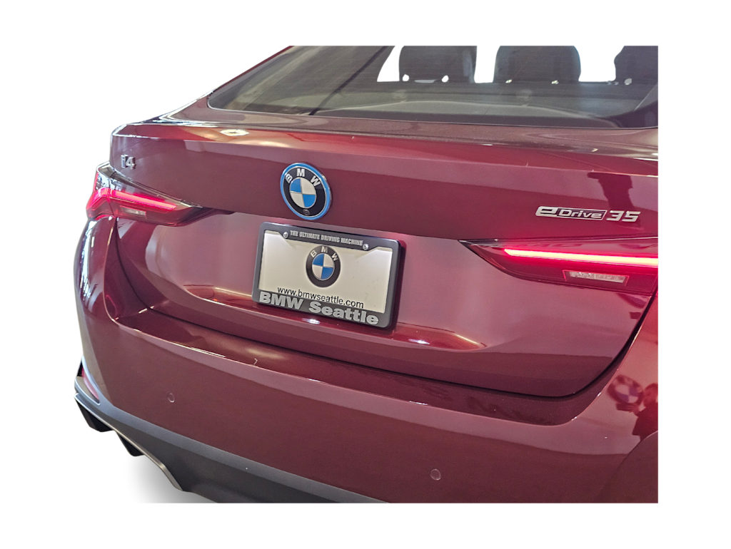 Thumbnail: 2023 BMW i4 - 21