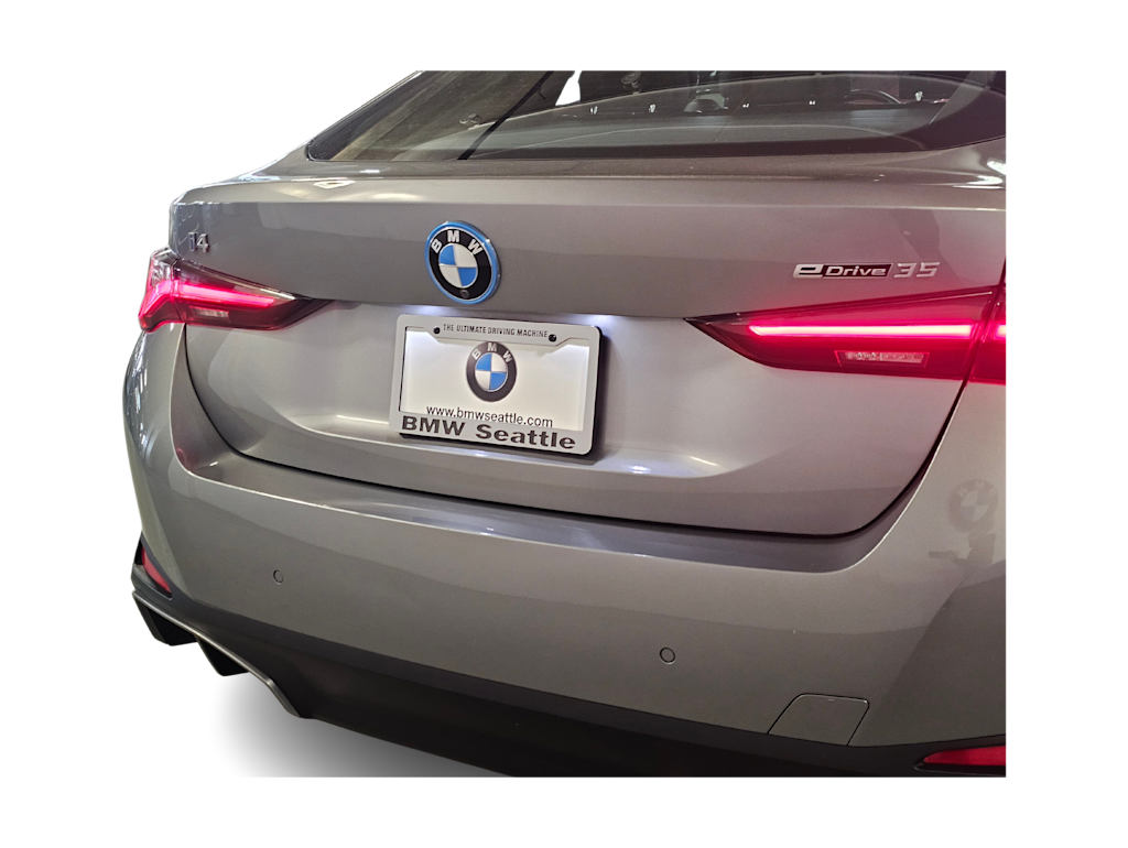 Thumbnail: 2023 BMW i4 - 20