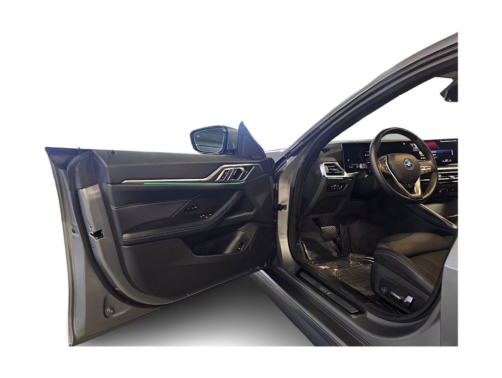 Thumbnail: 2023 BMW i4 - 30