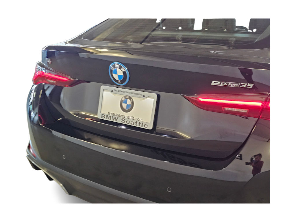 Thumbnail: 2023 BMW i4 - 21