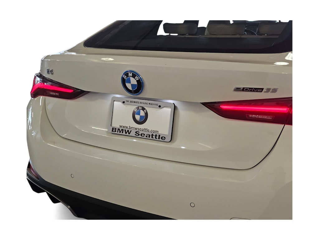 Thumbnail: 2023 BMW i4 - 21