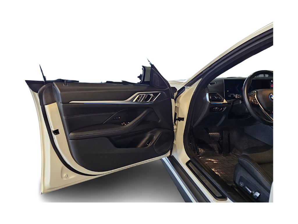 Thumbnail: 2023 BMW i4 - 31