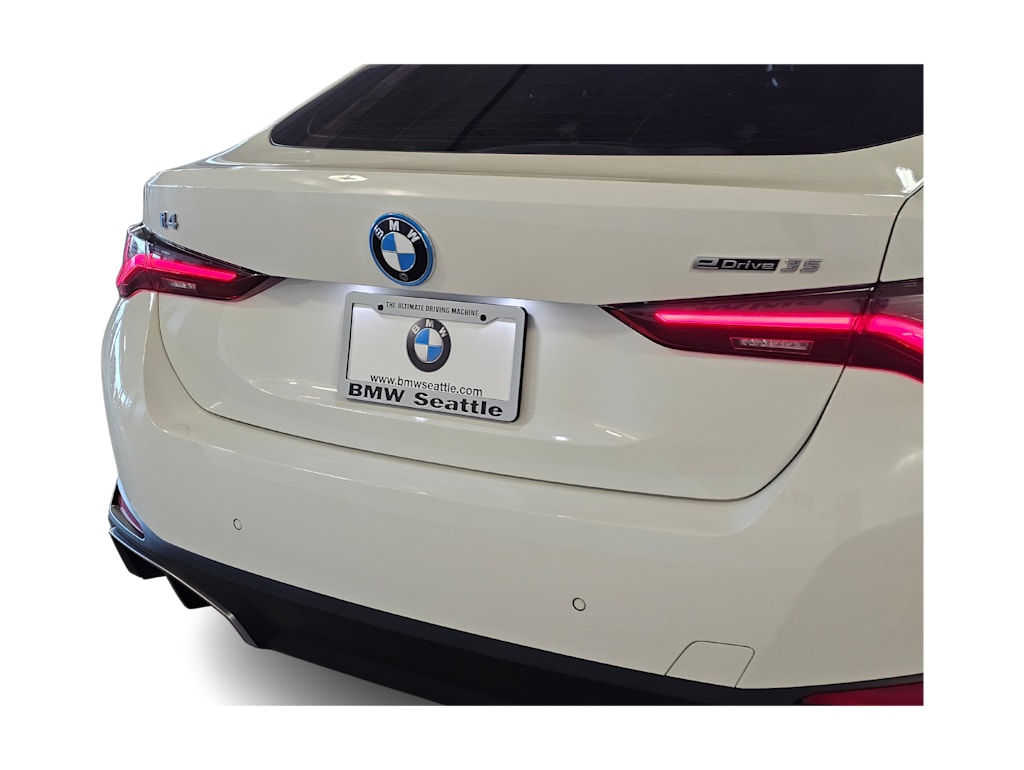 Thumbnail: 2023 BMW i4 - 21