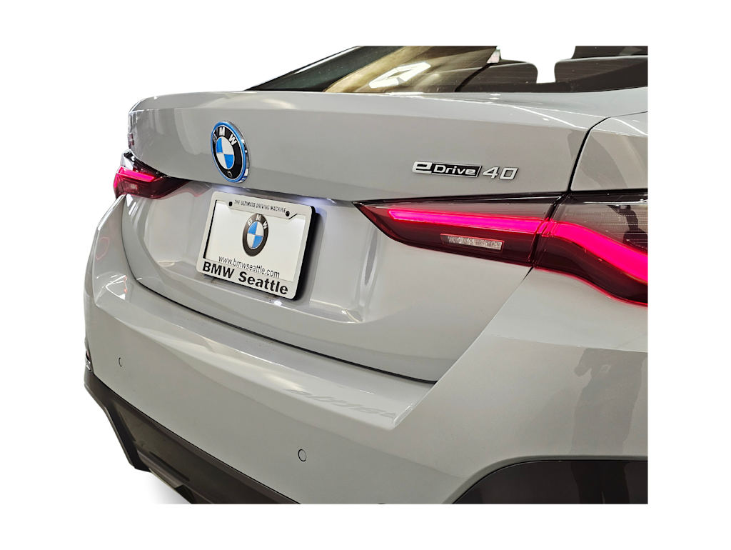 Thumbnail: 2023 BMW i4 - 20