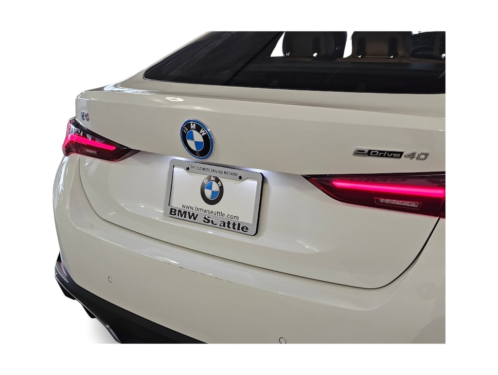 Thumbnail: 2023 BMW i4 - 19