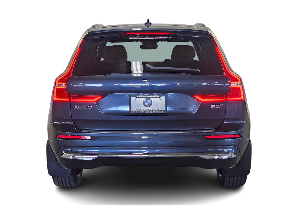 Thumbnail: 2022 Volvo XC60 - 5