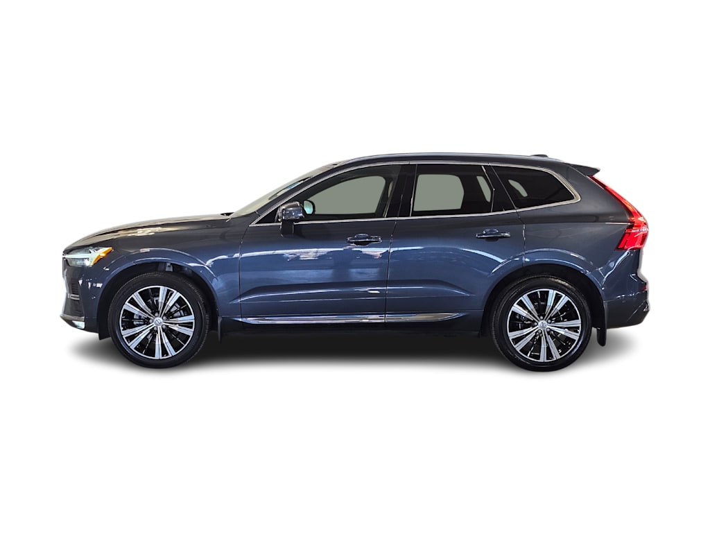 Thumbnail: 2022 Volvo XC60 - 3