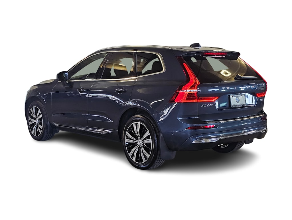 Thumbnail: 2022 Volvo XC60 - 4