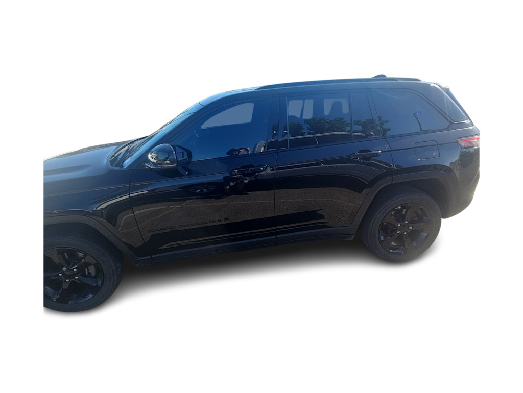 Thumbnail: 2023 Jeep Grand Cherokee - 3