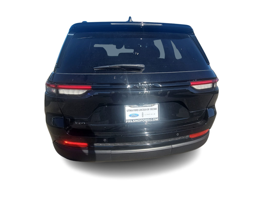 Thumbnail: 2023 Jeep Grand Cherokee - 16