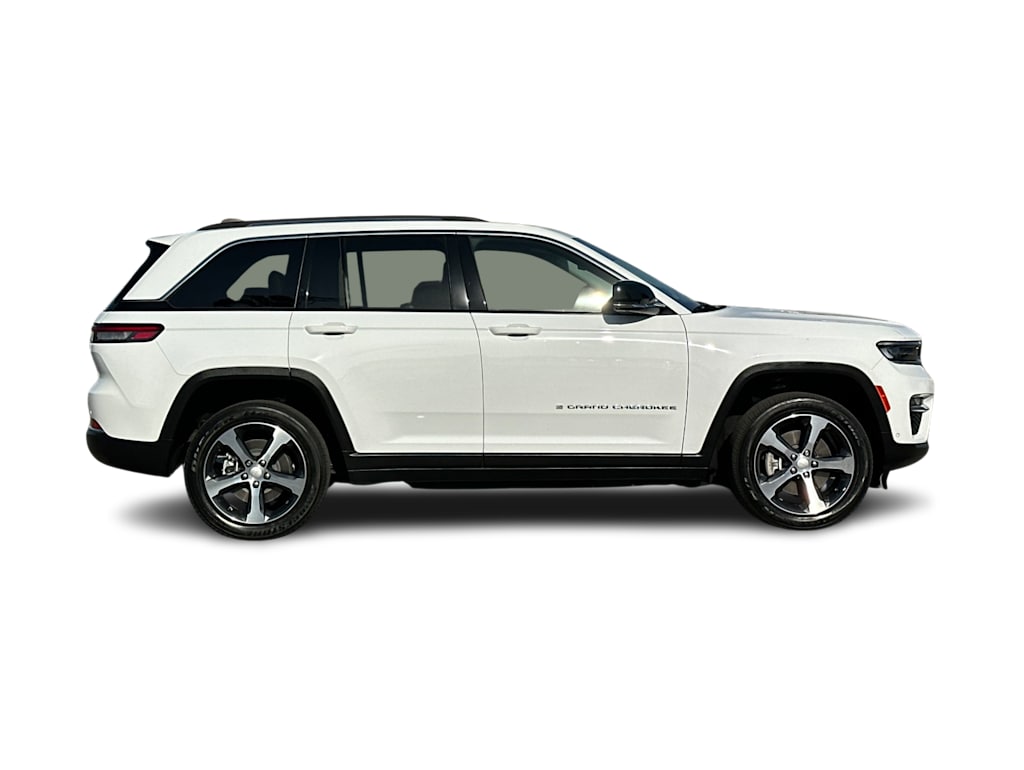 Thumbnail: 2023 Jeep Grand Cherokee - 18