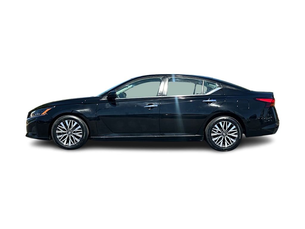 Thumbnail: 2023 Nissan Altima - 3