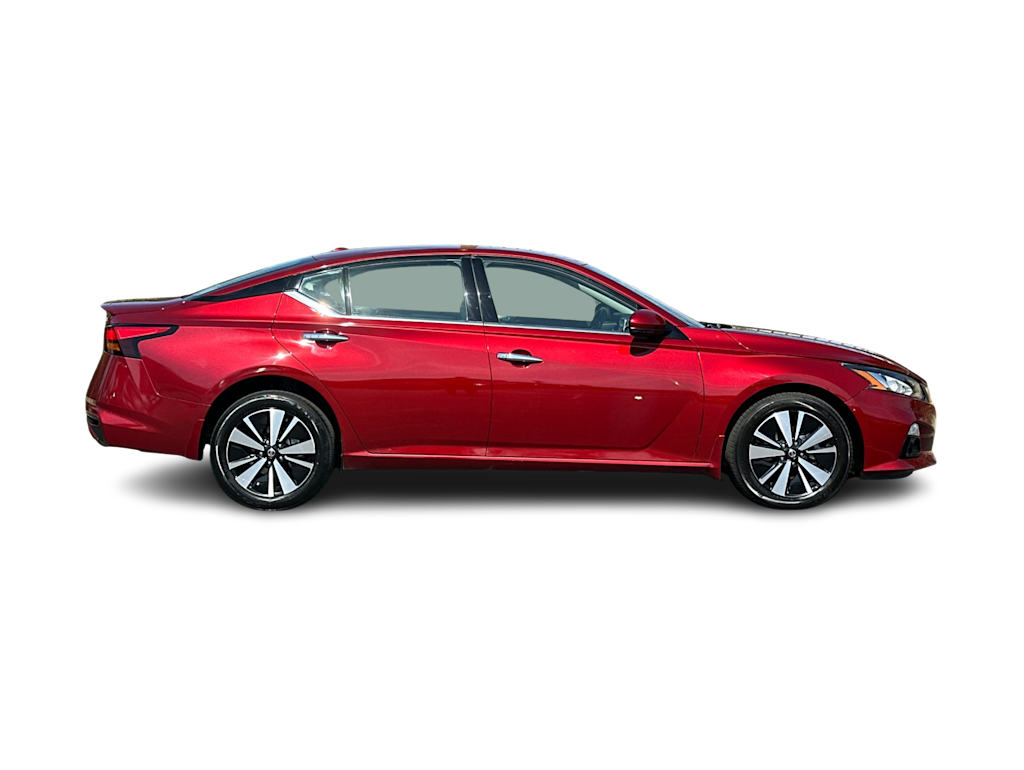 Thumbnail: 2022 Nissan Altima - 17