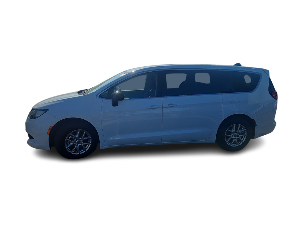 Thumbnail: 2024 Chrysler Voyager - 3