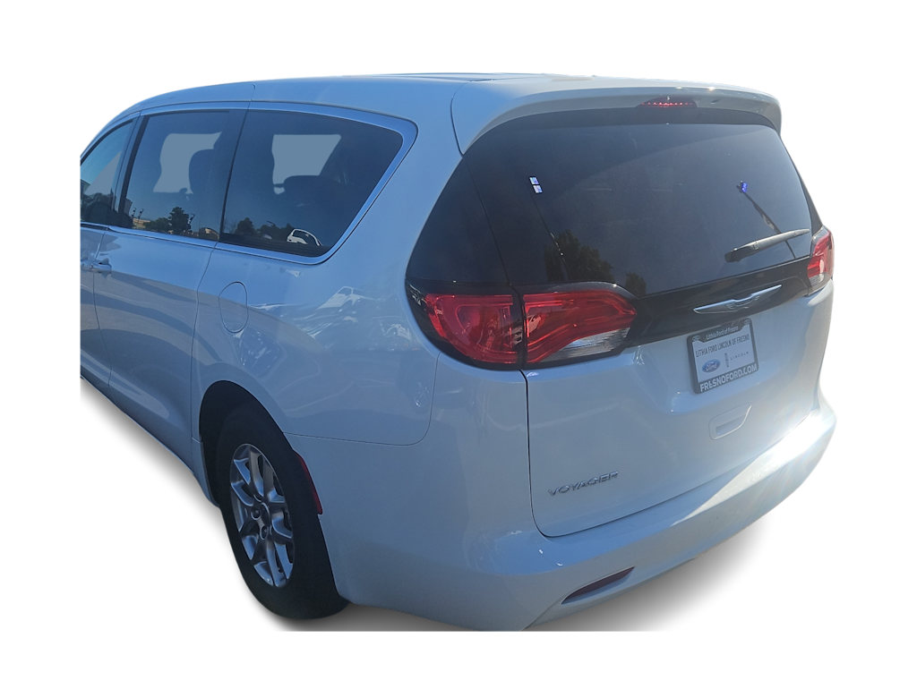 Thumbnail: 2024 Chrysler Voyager - 4