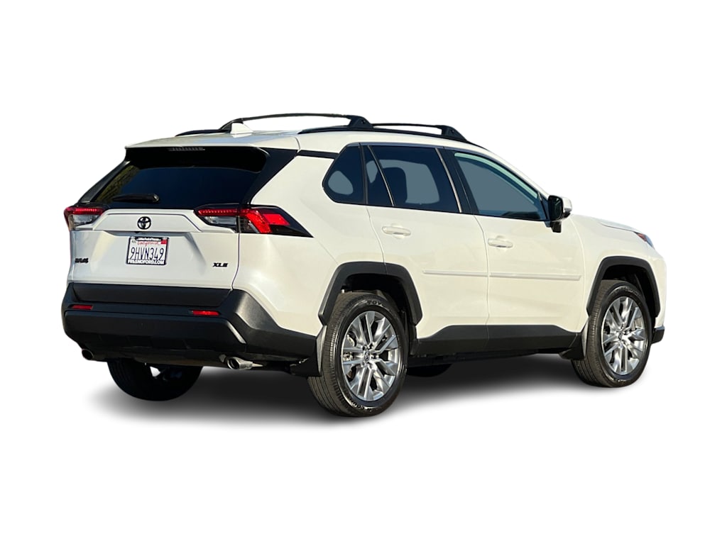 Thumbnail: 2023 Toyota RAV4 - 18