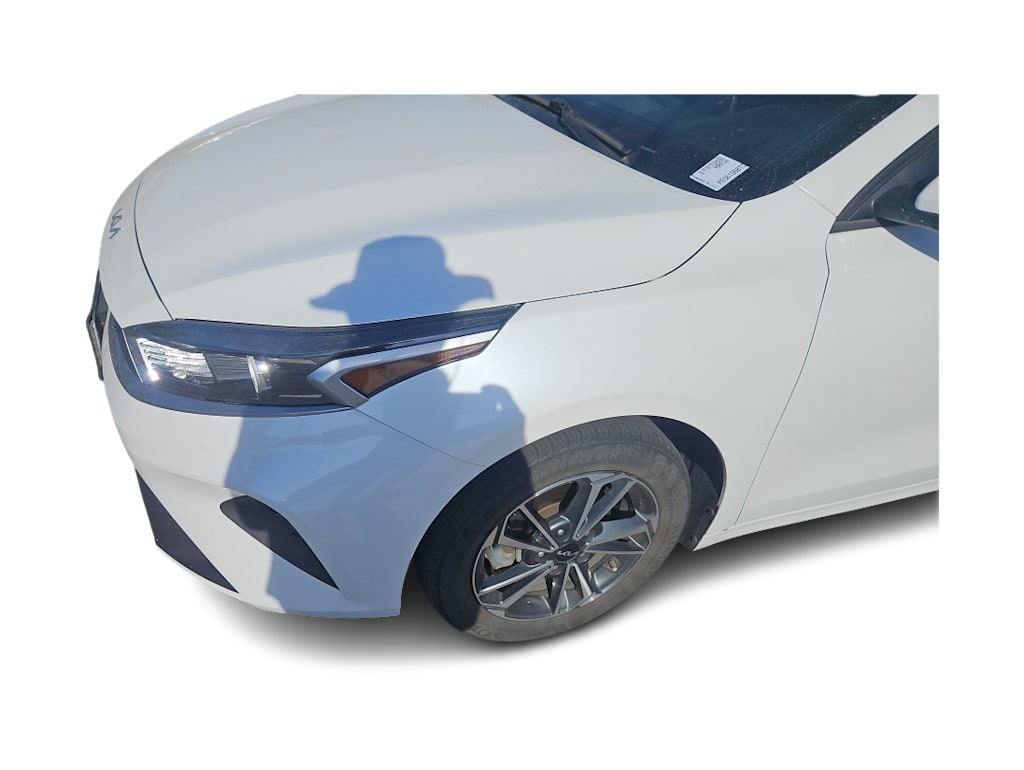 Thumbnail: 2023 Kia Forte - 16