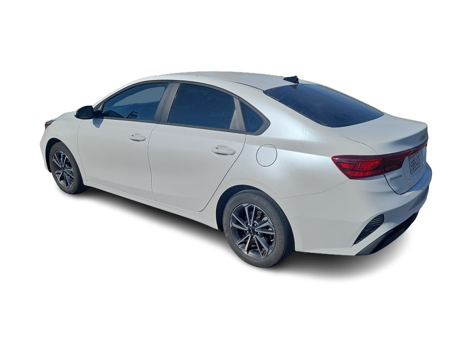 Thumbnail: 2023 Kia Forte - 3