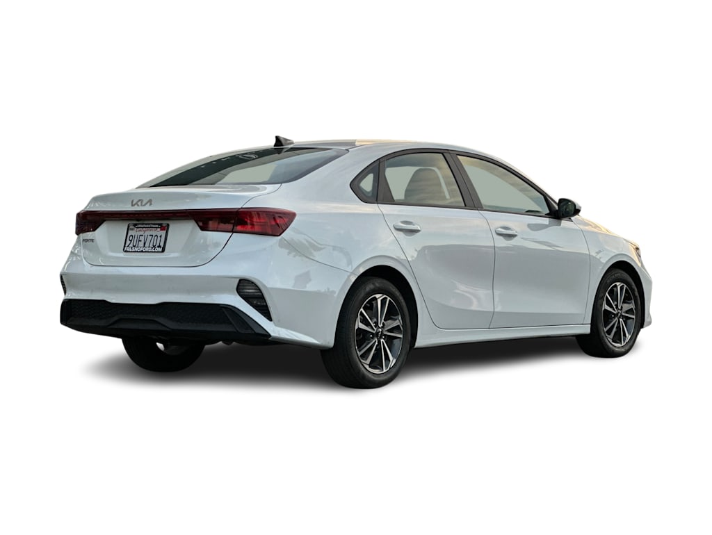 Thumbnail: 2024 Kia Forte - 17
