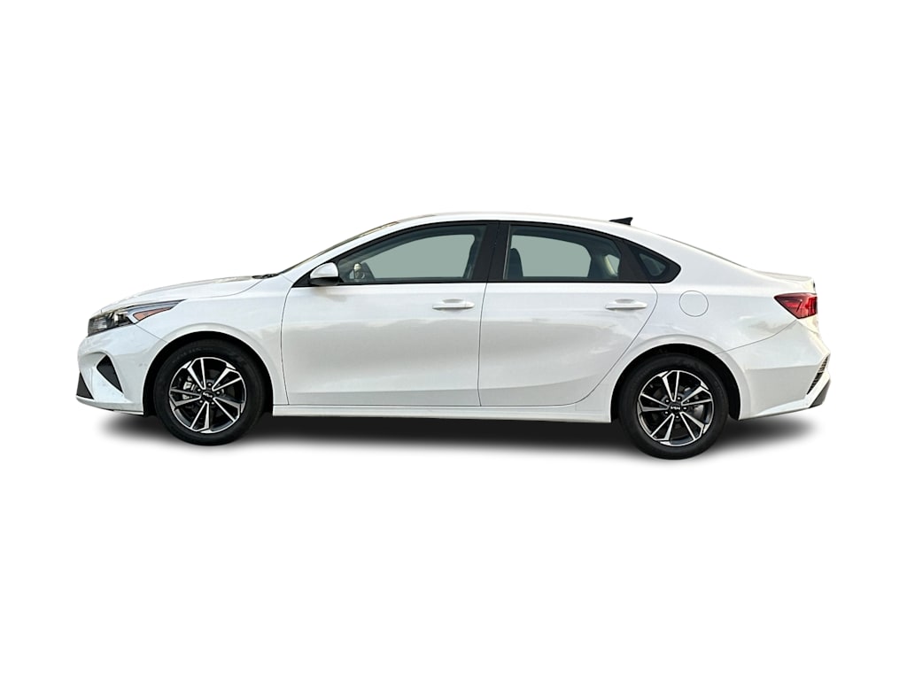 Thumbnail: 2024 Kia Forte - 3