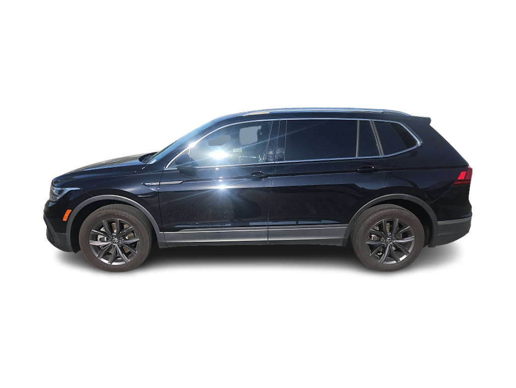 Thumbnail: 2023 Volkswagen Tiguan - 3