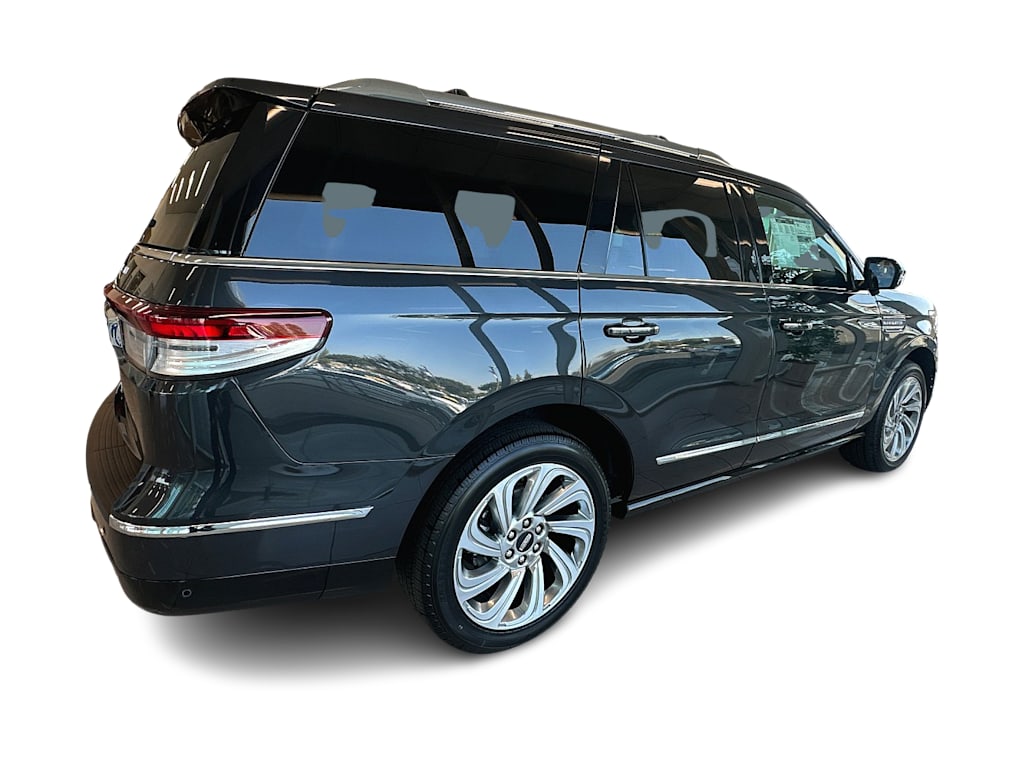 Thumbnail: 2024 Lincoln Navigator - 17