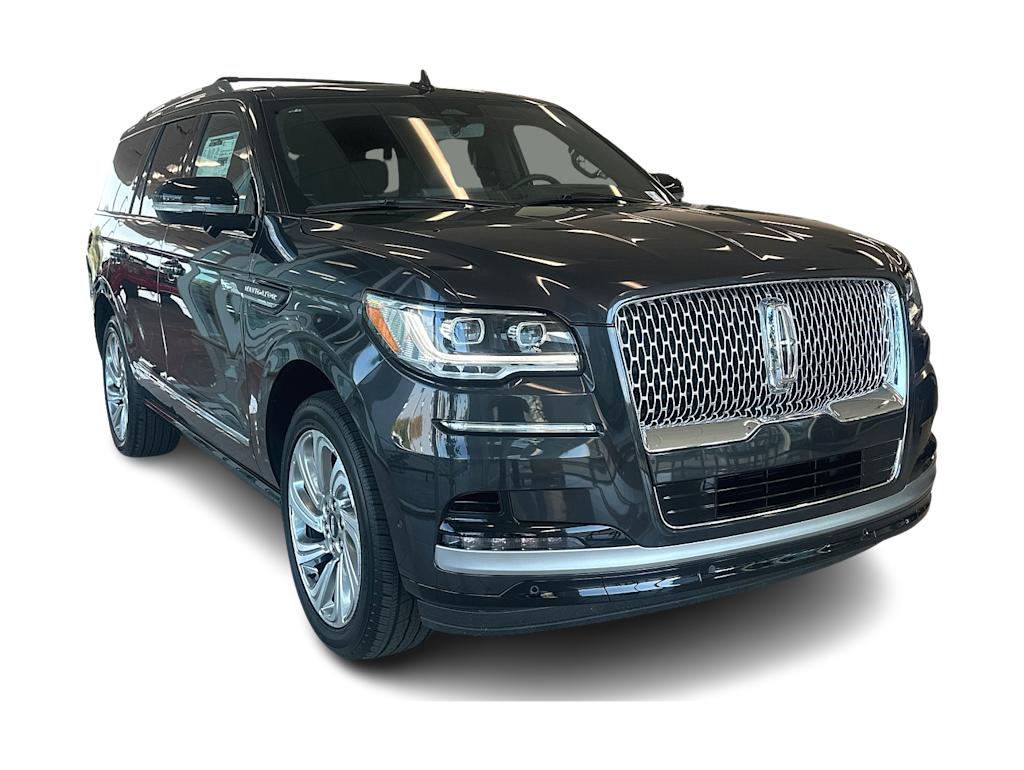 Thumbnail: 2024 Lincoln Navigator - 18